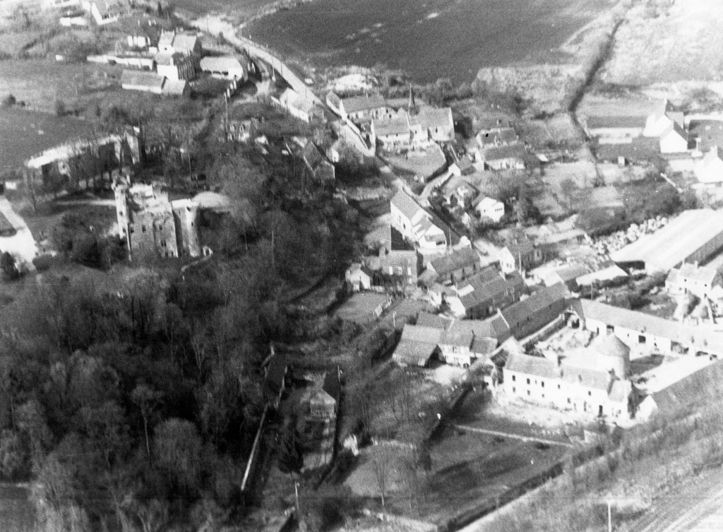 LATTAINVILLE vu d'avion
VERS 1983